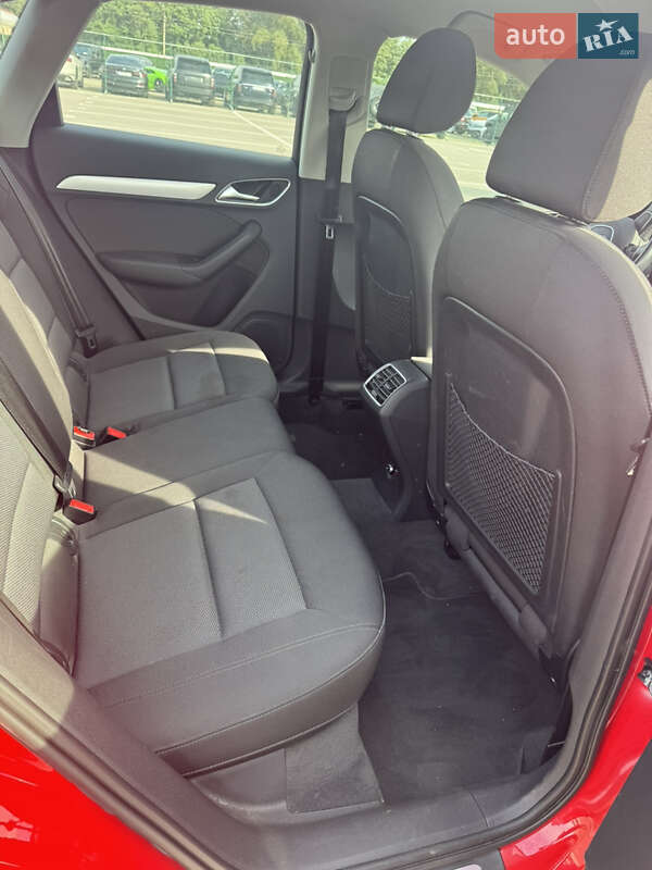 Внедорожник / Кроссовер Audi Q3 2016 в Киеве