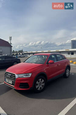Позашляховик / Кросовер Audi Q3 2016 в 