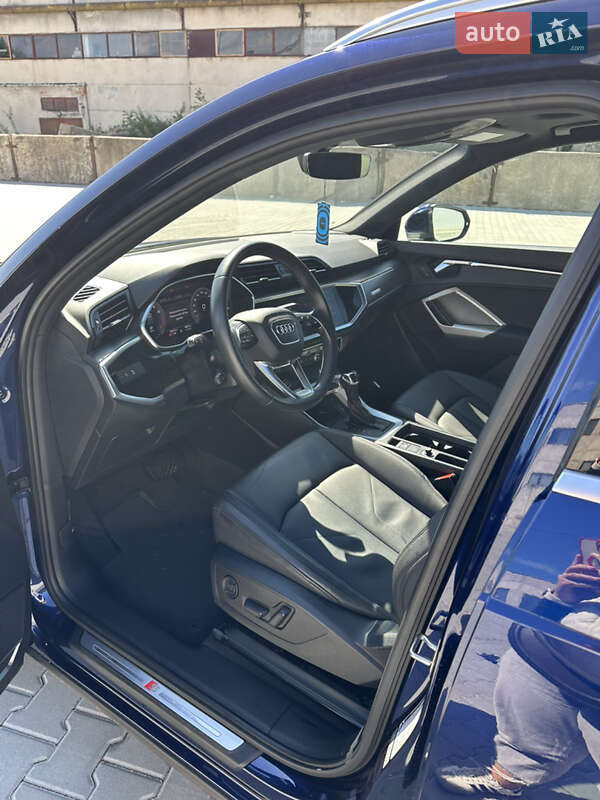 Внедорожник / Кроссовер Audi Q3 2020 в Тернополе