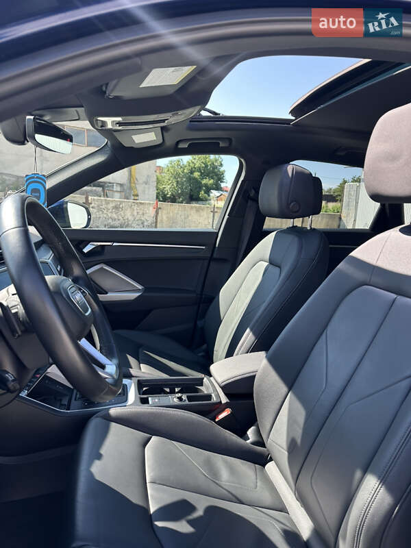 Внедорожник / Кроссовер Audi Q3 2020 в Тернополе