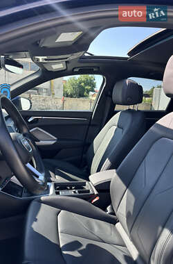 Внедорожник / Кроссовер Audi Q3 2020 в 