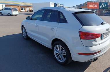 Позашляховик / Кросовер Audi Q3 2017 в 