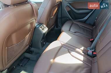 Позашляховик / Кросовер Audi Q3 2017 в 