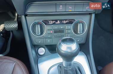 Позашляховик / Кросовер Audi Q3 2017 в 