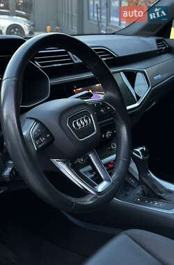 Позашляховик / Кросовер Audi Q3 2020 в 