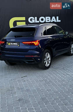 Позашляховик / Кросовер Audi Q3 2020 в 