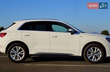 Внедорожник / Кроссовер Audi Q3 2022 в 
