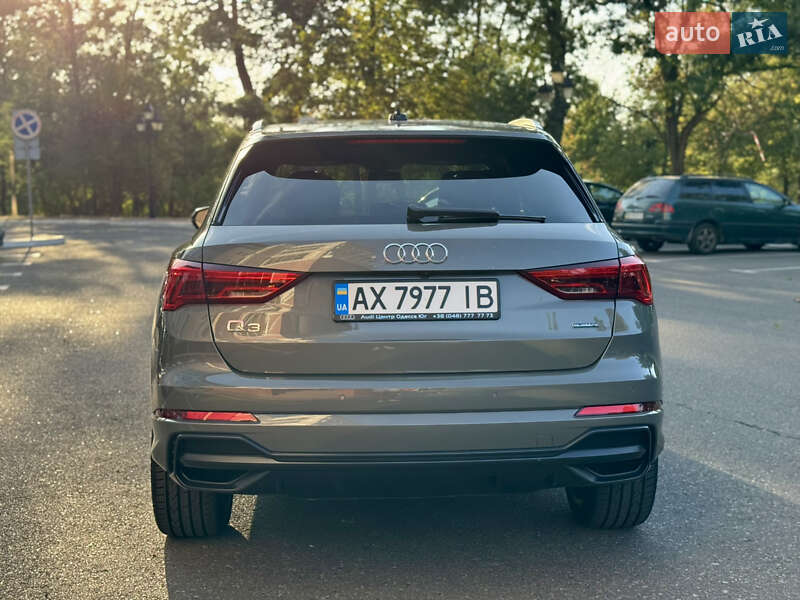 Внедорожник / Кроссовер Audi Q3 2021 в Одессе