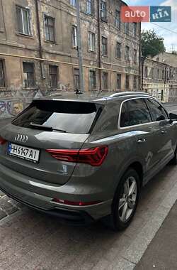 Внедорожник / Кроссовер Audi Q3 2021 в 