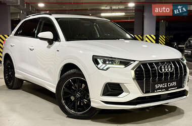 Внедорожник / Кроссовер Audi Q3 2022 в 