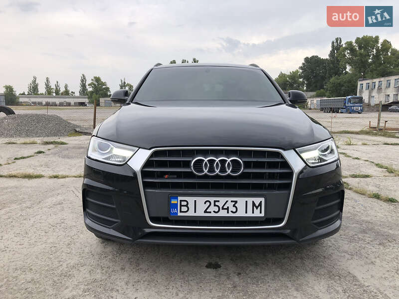 Внедорожник / Кроссовер Audi Q3 2017 в 