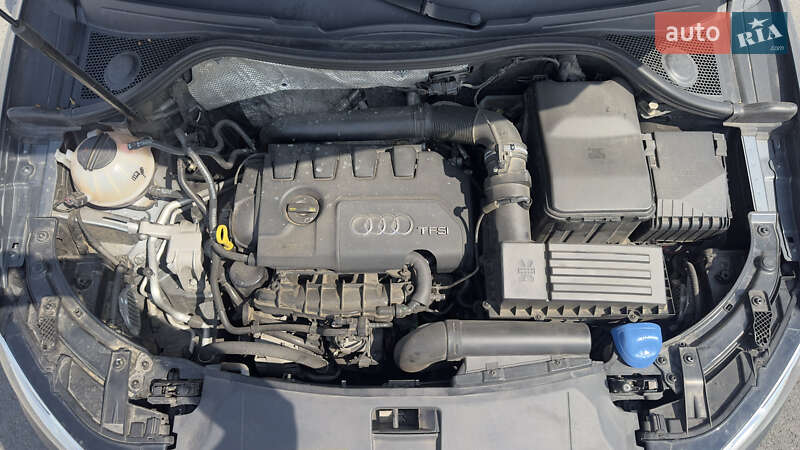 Внедорожник / Кроссовер Audi Q3 2017 в Львове