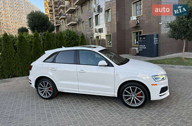 Внедорожник / Кроссовер Audi Q3 2017 в 