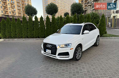 Внедорожник / Кроссовер Audi Q3 2017 в 