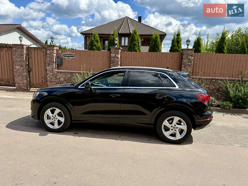 Внедорожник / Кроссовер Audi Q3 2020 в Житомире