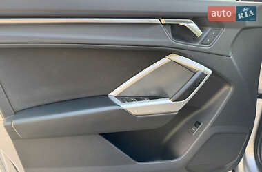 Внедорожник / Кроссовер Audi Q3 2020 в 