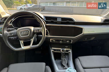 Внедорожник / Кроссовер Audi Q3 2020 в 