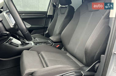 Внедорожник / Кроссовер Audi Q3 2020 в 