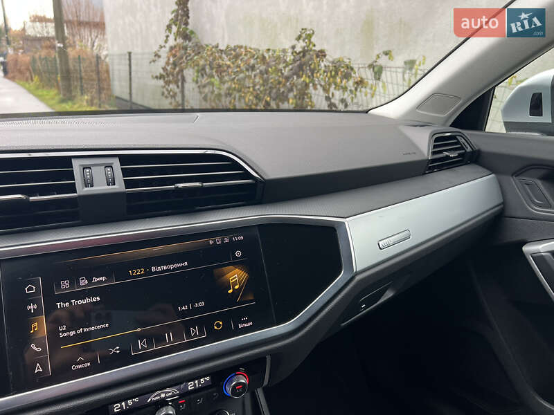 Внедорожник / Кроссовер Audi Q3 2020 в Киеве