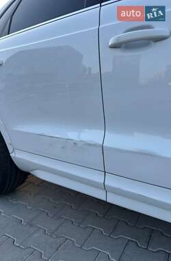 Внедорожник / Кроссовер Audi Q3 2016 в 