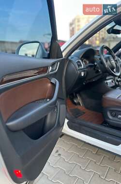 Внедорожник / Кроссовер Audi Q3 2016 в 