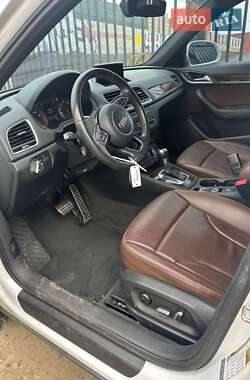 Внедорожник / Кроссовер Audi Q3 2016 в 