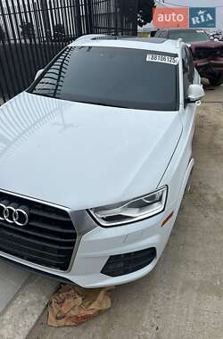 Внедорожник / Кроссовер Audi Q3 2016 в 