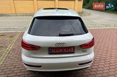 Позашляховик / Кросовер Audi Q3 2015 в 