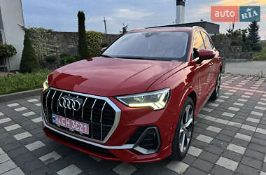 Внедорожник / Кроссовер Audi Q3 2021 в 