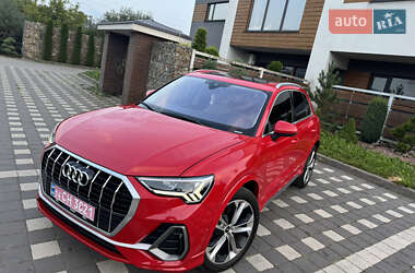Внедорожник / Кроссовер Audi Q3 2021 в 