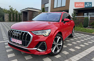 Внедорожник / Кроссовер Audi Q3 2021 в 