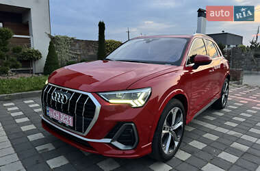 Внедорожник / Кроссовер Audi Q3 2021 в 