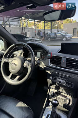 Внедорожник / Кроссовер Audi Q3 2017 в 