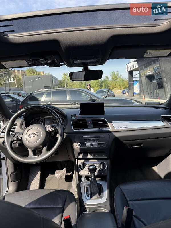 Внедорожник / Кроссовер Audi Q3 2017 в Киеве