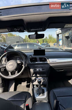 Внедорожник / Кроссовер Audi Q3 2017 в 