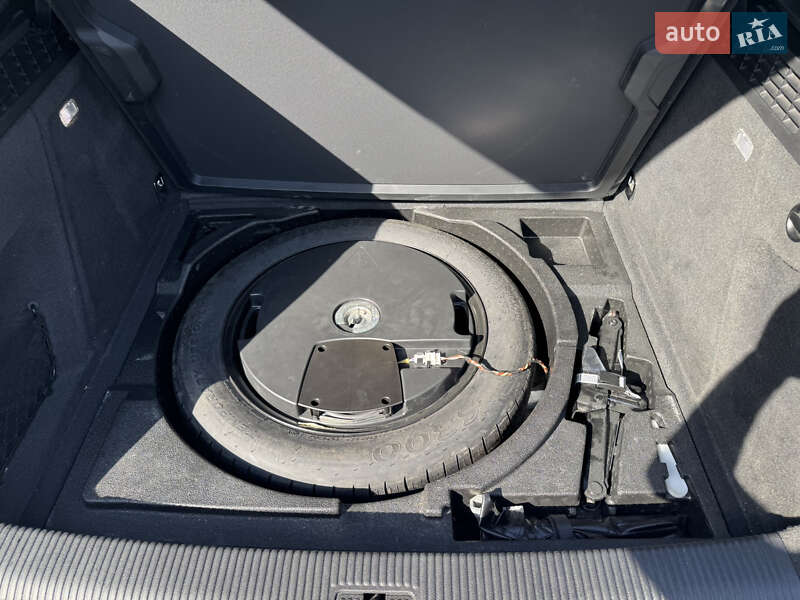 Внедорожник / Кроссовер Audi Q3 2017 в Киеве