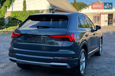 Внедорожник / Кроссовер Audi Q3 2021 в 