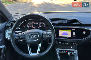 Внедорожник / Кроссовер Audi Q3 2021 в 
