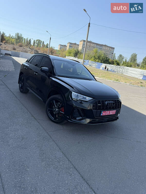 Внедорожник / Кроссовер Audi Q3 2019 в Кривом Роге