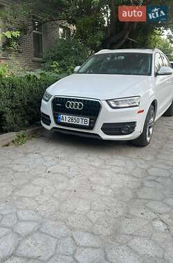 Внедорожник / Кроссовер Audi Q3 2015 в 