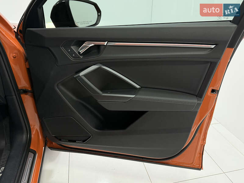 Внедорожник / Кроссовер Audi Q3 2022 в Одессе