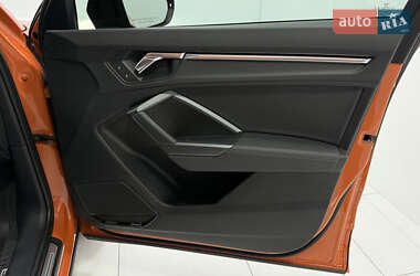 Внедорожник / Кроссовер Audi Q3 2022 в 
