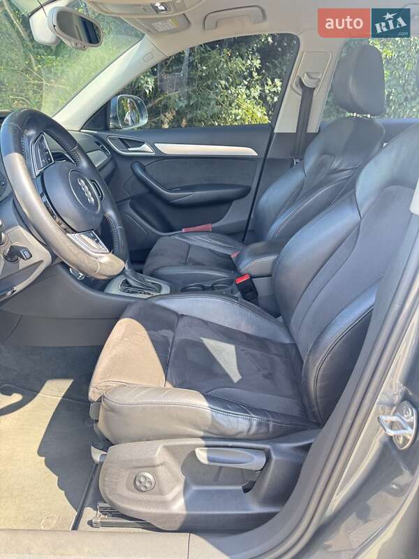 Внедорожник / Кроссовер Audi Q3 2011 в Киеве