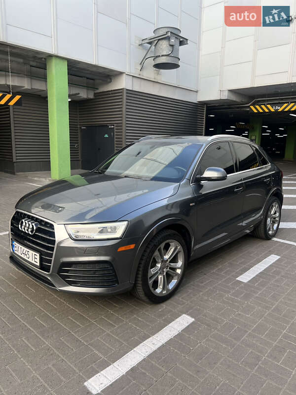 Внедорожник / Кроссовер Audi Q3 2017 в Киеве
