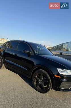 Внедорожник / Кроссовер Audi Q3 2016 в 