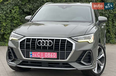 Позашляховик / Кросовер Audi Q3 2019 в 