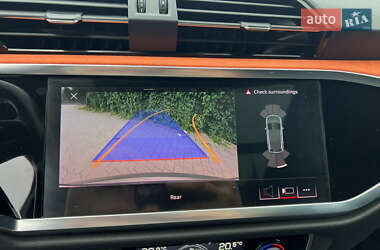 Позашляховик / Кросовер Audi Q3 2019 в 
