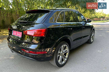 Позашляховик / Кросовер Audi Q3 2016 в 