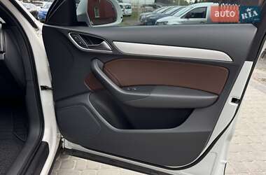 Внедорожник / Кроссовер Audi Q3 2017 в 