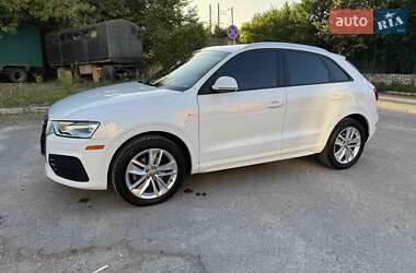 Позашляховик / Кросовер Audi Q3 2017 в 